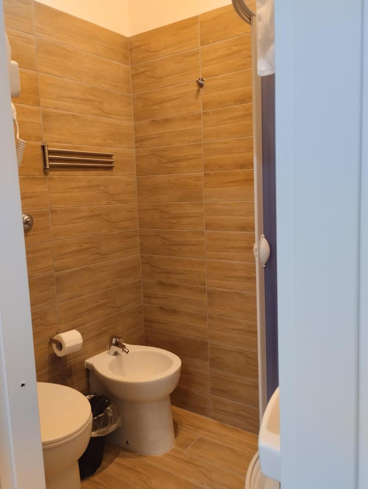 Residence E Appartamenti Cavallerizza Неаполь Экстерьер фото