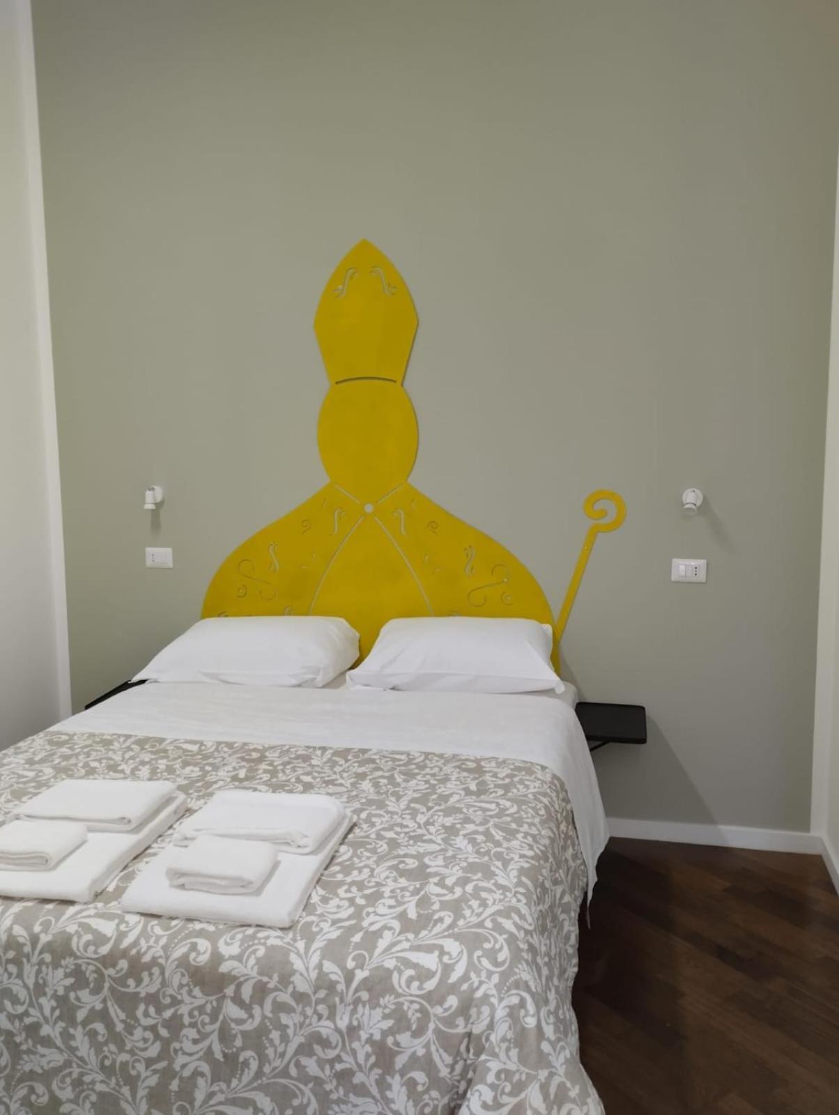 Residence E Appartamenti Cavallerizza Неаполь Экстерьер фото
