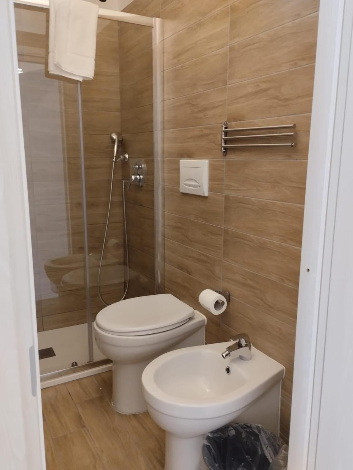 Residence E Appartamenti Cavallerizza Неаполь Экстерьер фото
