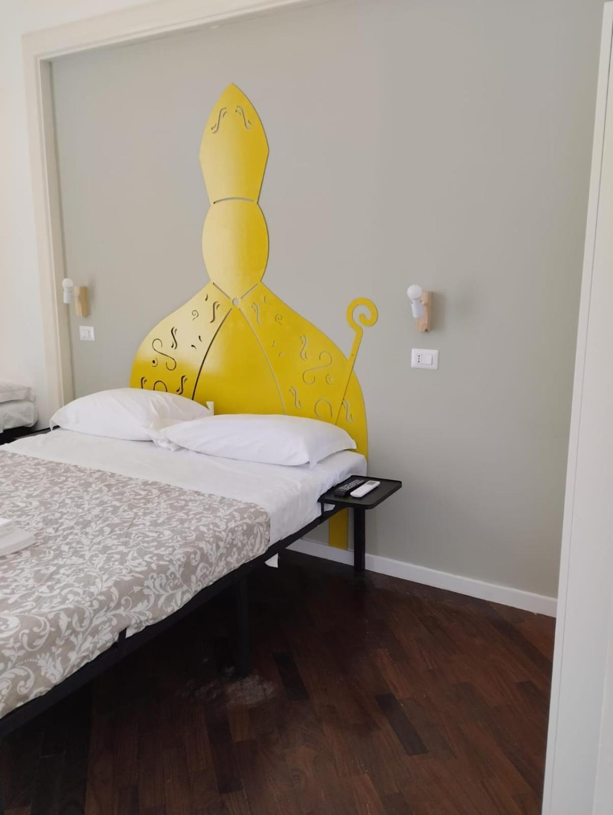 Residence E Appartamenti Cavallerizza Неаполь Экстерьер фото