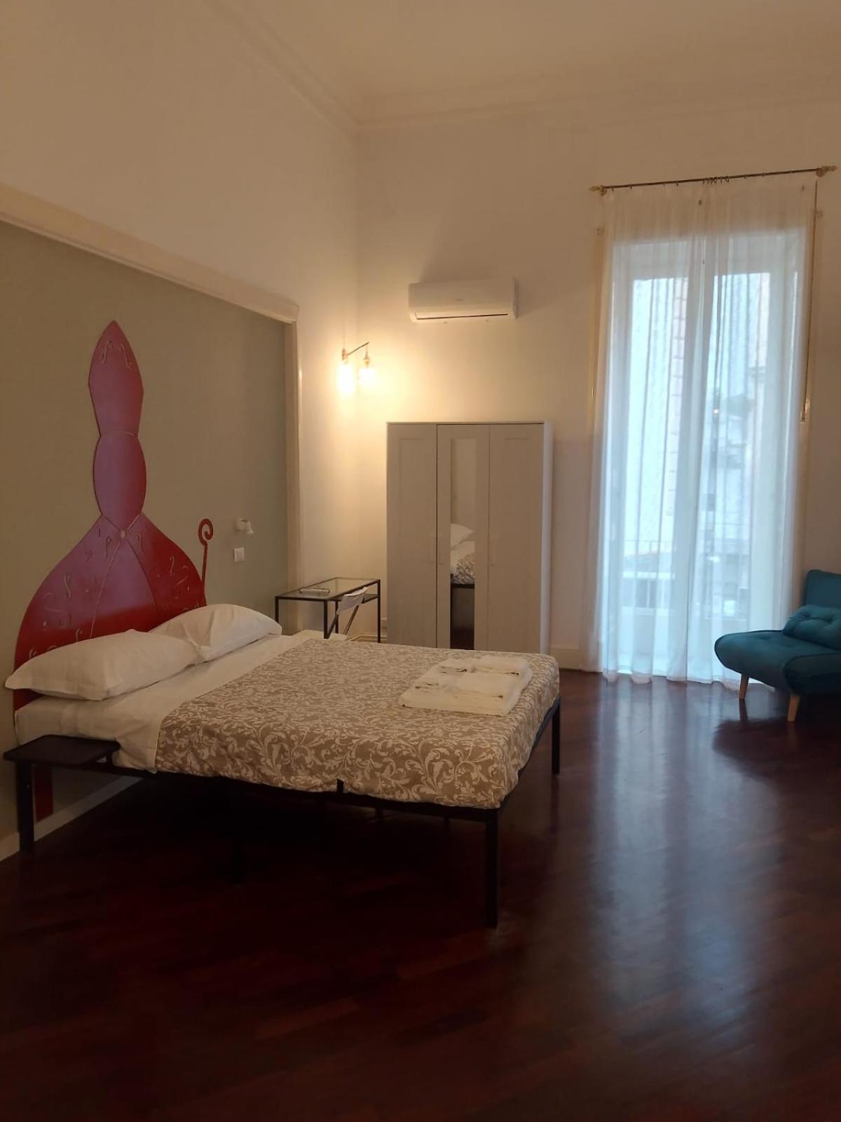 Residence E Appartamenti Cavallerizza Неаполь Экстерьер фото