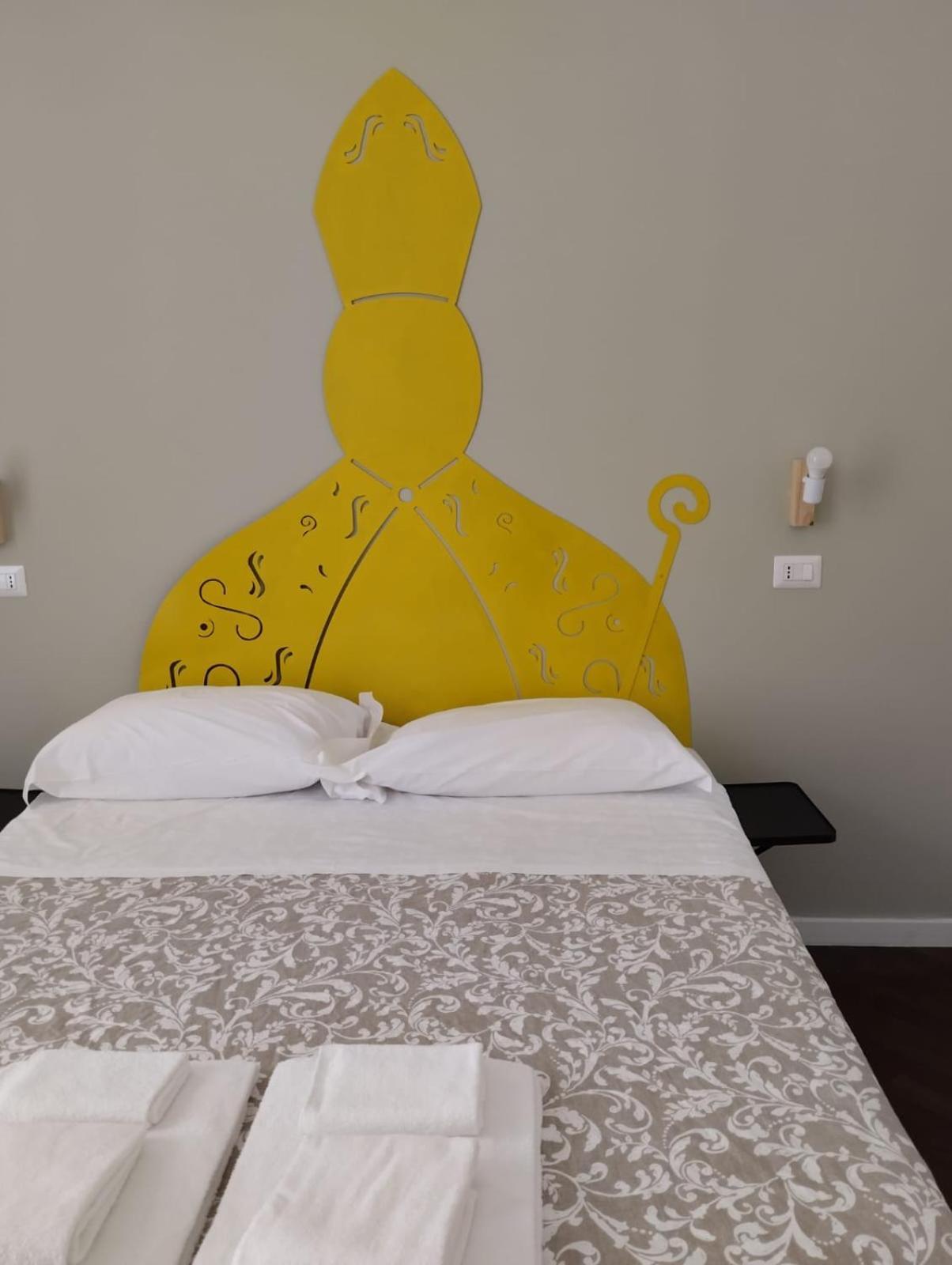 Residence E Appartamenti Cavallerizza Неаполь Экстерьер фото