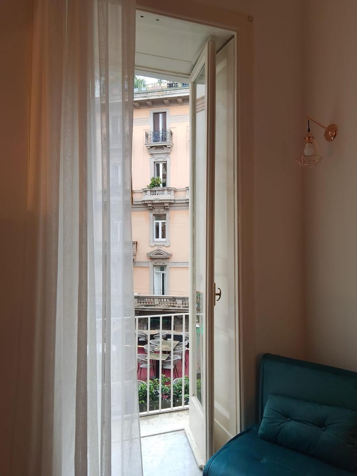 Residence E Appartamenti Cavallerizza Неаполь Экстерьер фото