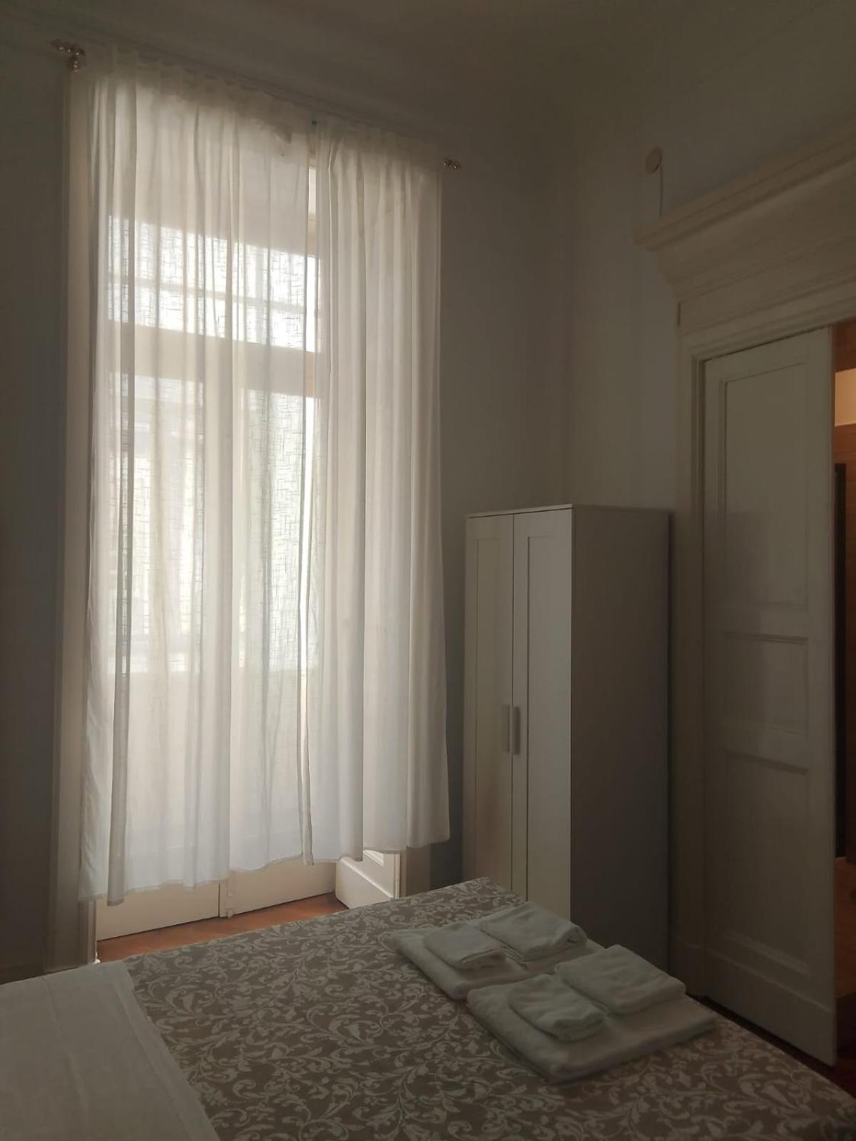 Residence E Appartamenti Cavallerizza Неаполь Экстерьер фото