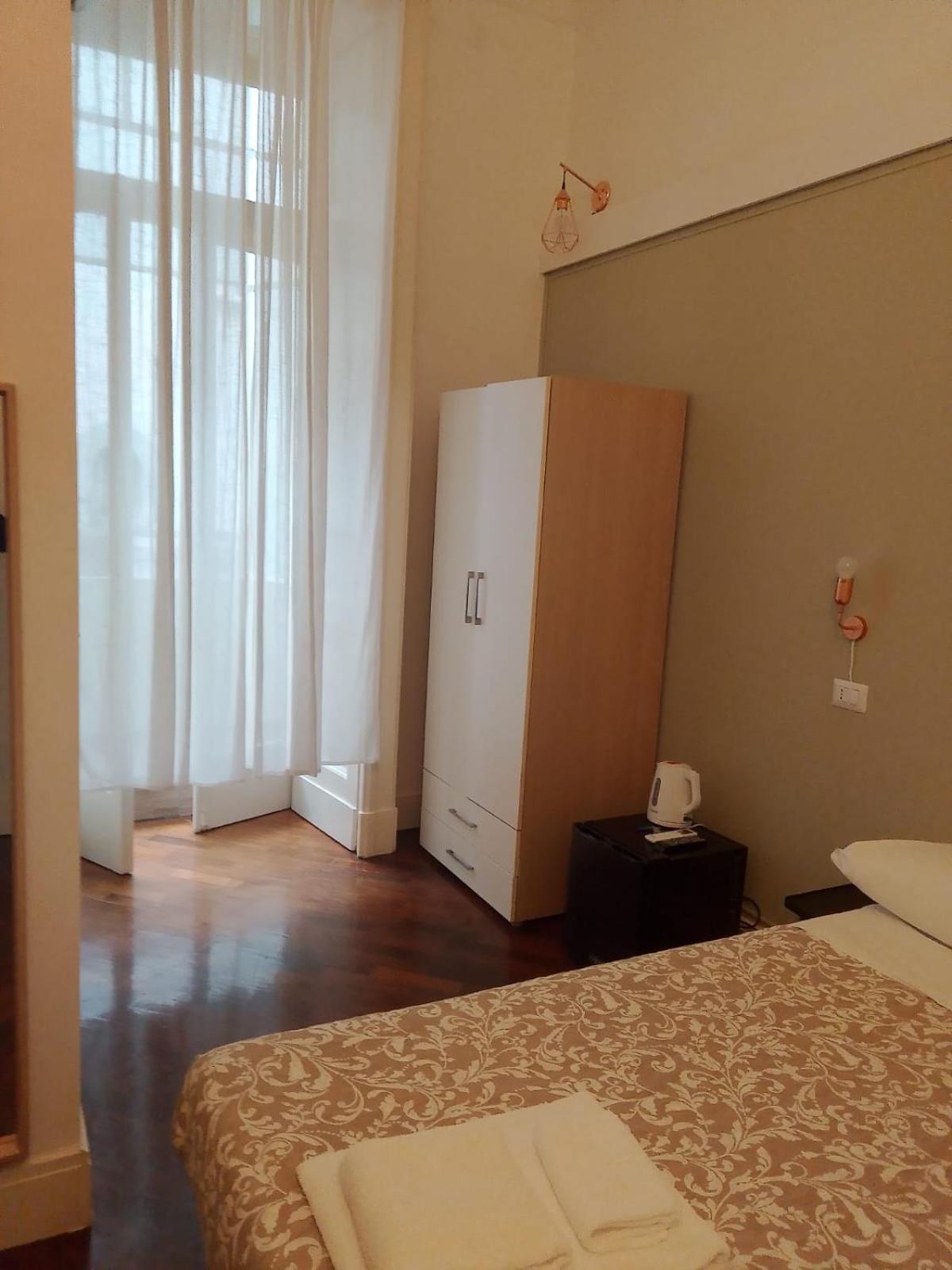Residence E Appartamenti Cavallerizza Неаполь Экстерьер фото
